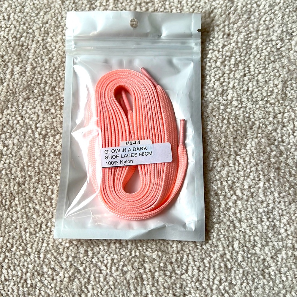 Glow in the dark shoelaces